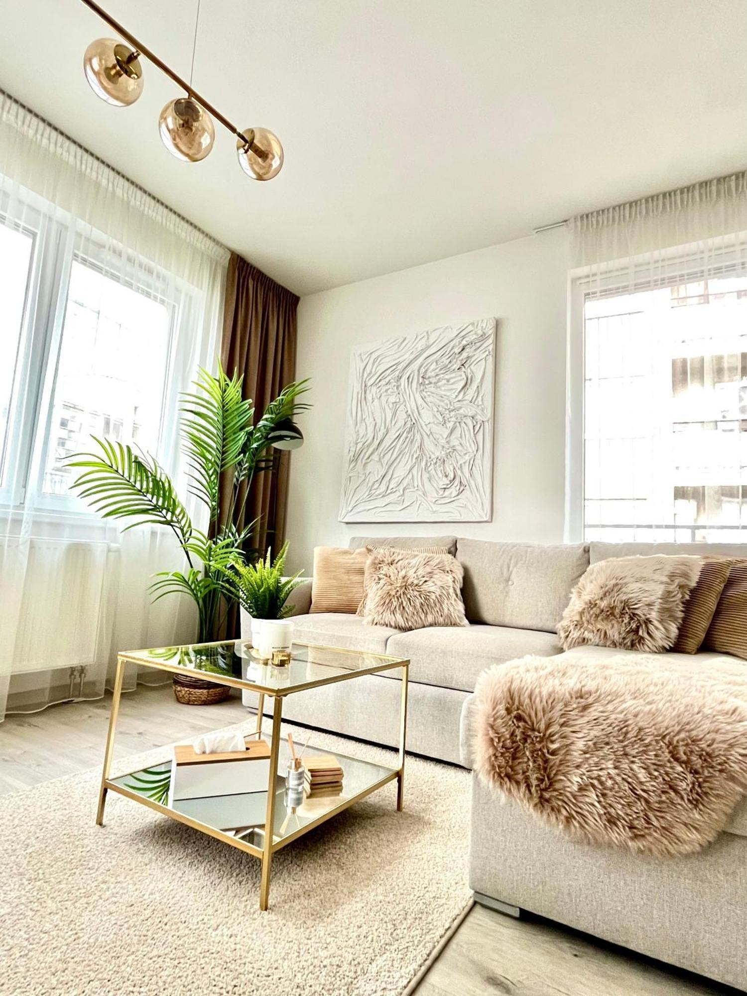 The Elite Suite II Downtown Ac & Garage Parking บราติสลาวา ภายนอก รูปภาพ