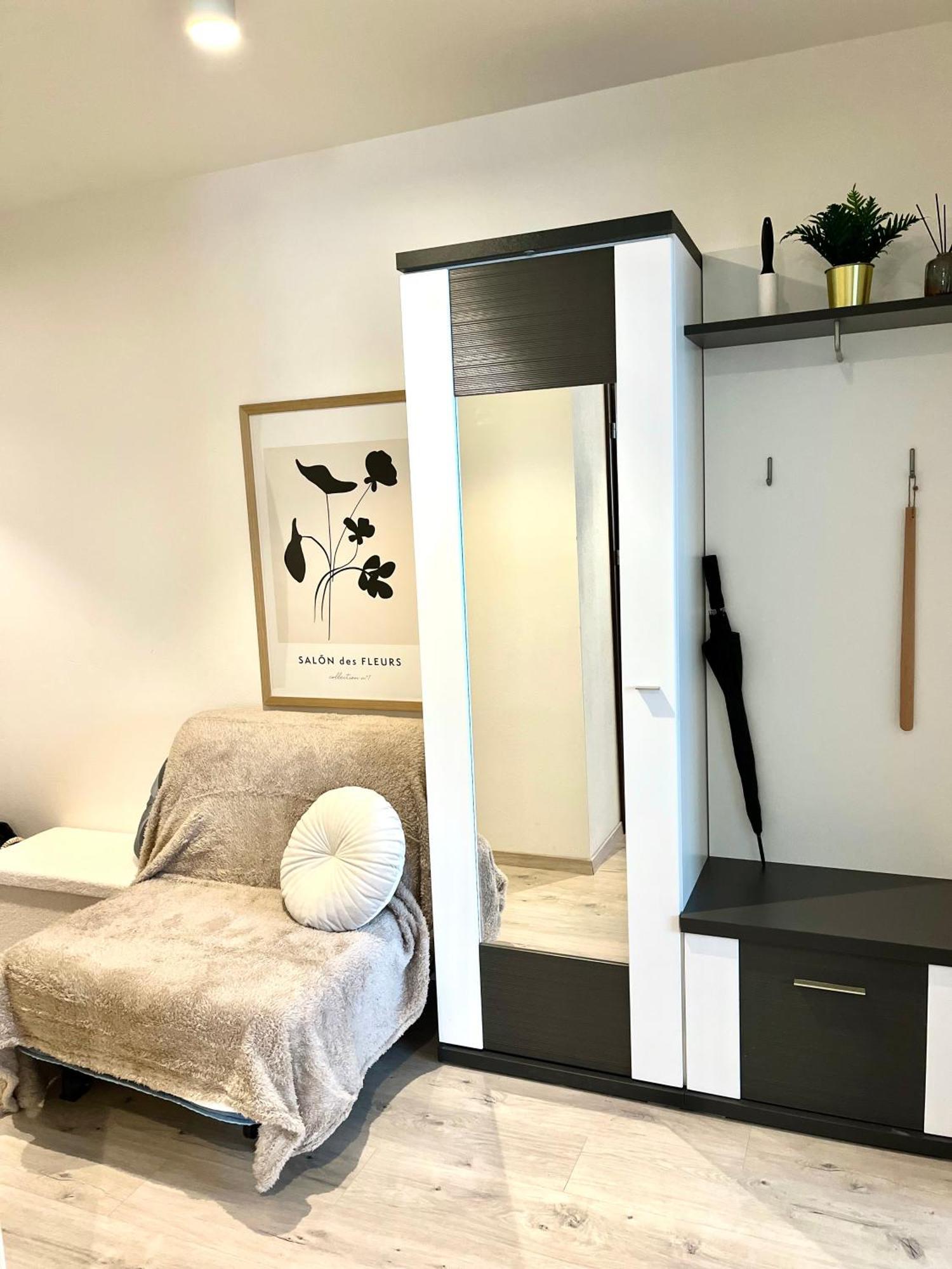 The Elite Suite II Downtown Ac & Garage Parking บราติสลาวา ภายนอก รูปภาพ