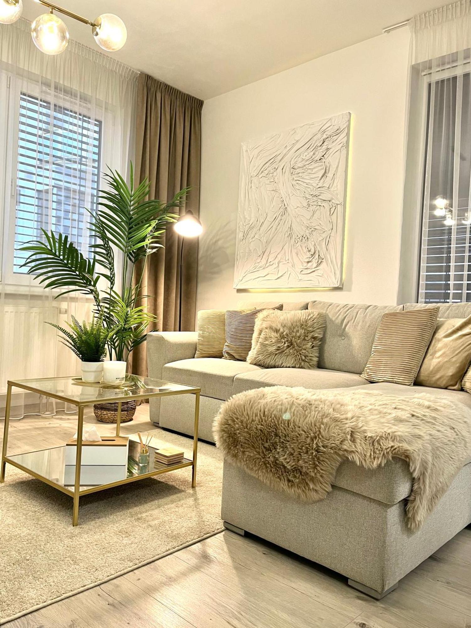 The Elite Suite II Downtown Ac & Garage Parking บราติสลาวา ภายนอก รูปภาพ